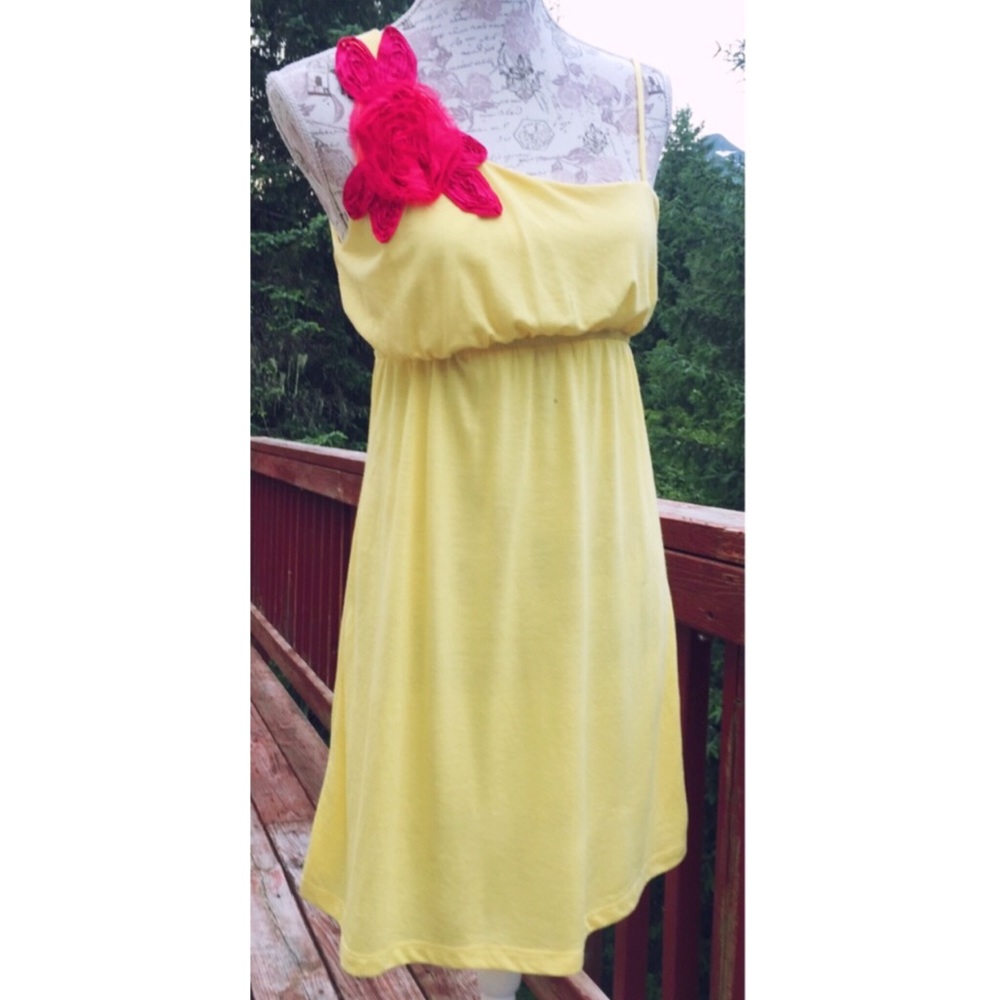 New Rigo Yellow One Shoulder Appliqué Summer Dress